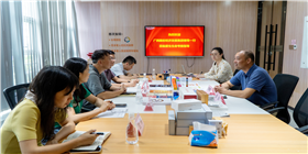座谈会.jpg